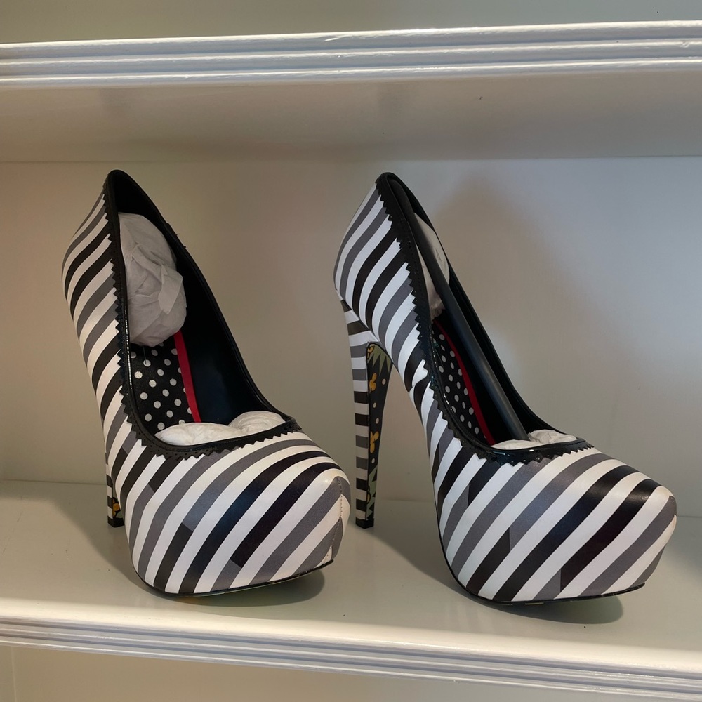 Taylor Says Popcorn Platform Heels